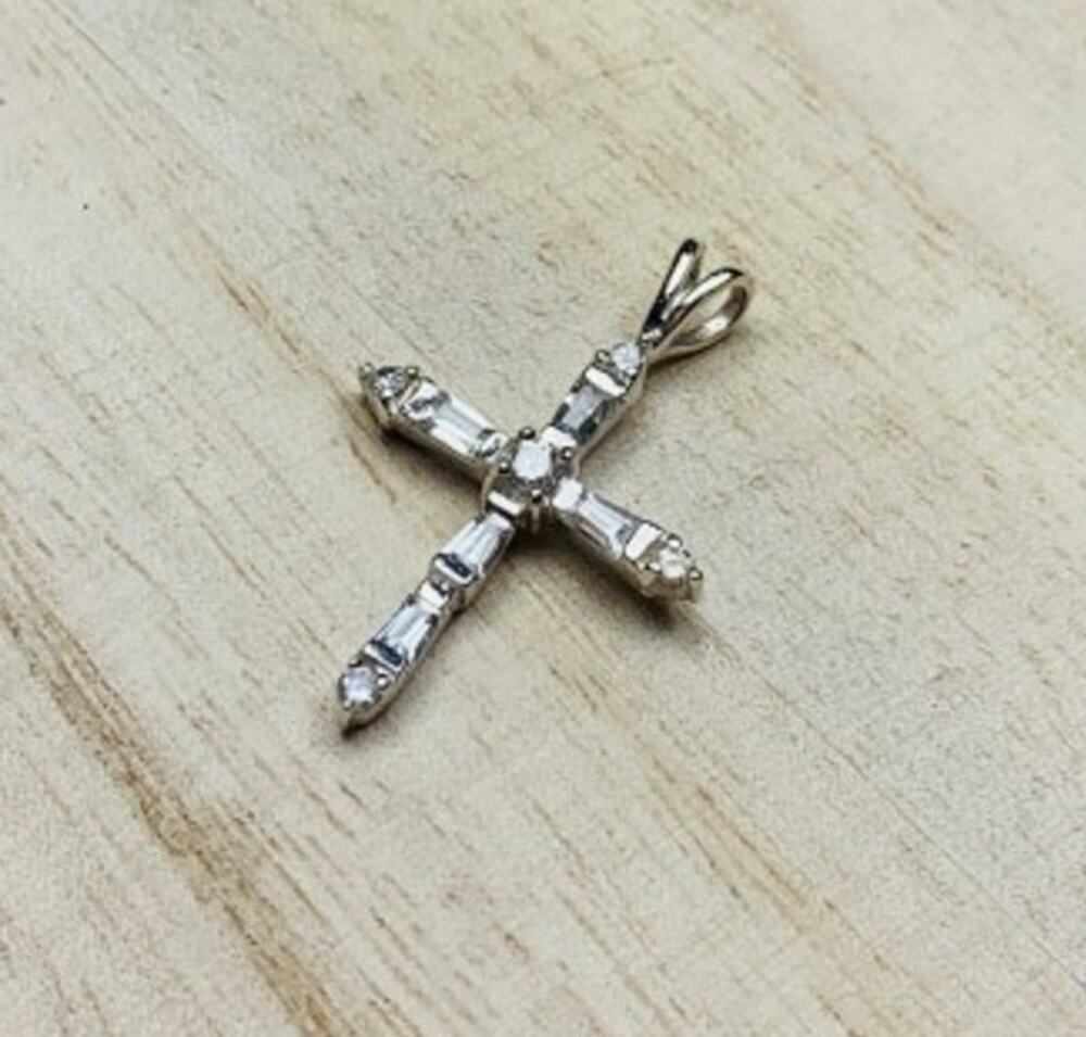 925 Sterling Silver CZ Cross Pendant